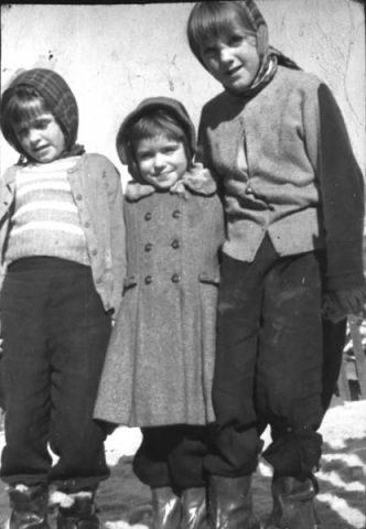 079: l-r Linda Whelan, Betty Kerrivan, Rosemarie Whelan. (circa 1959) [courtesy of Mary (Barry) Bruce]  - Linda and Rosemarie daughters of Leo Whelan &amp;amp; Eliz Bishop; Betty daughter of Francis  Kerrivan &amp;amp; Anna Norman